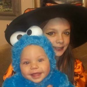 Meet your Posher, Leigh